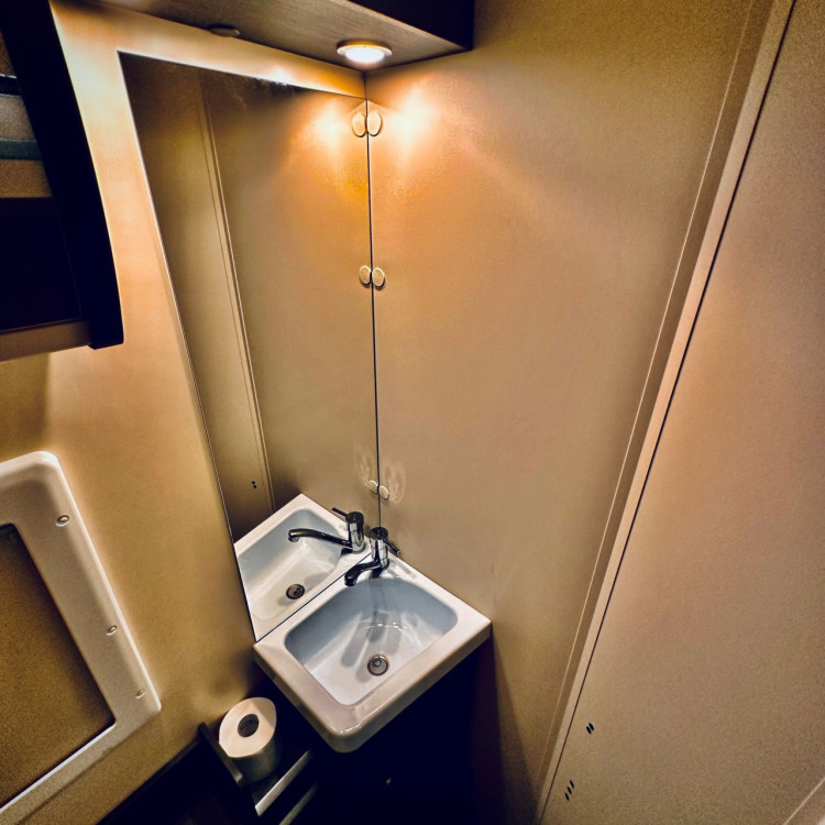 Imagine Autorulota de inchiriat FAMILY Ravicamper Roller Team Kronos 284 TL