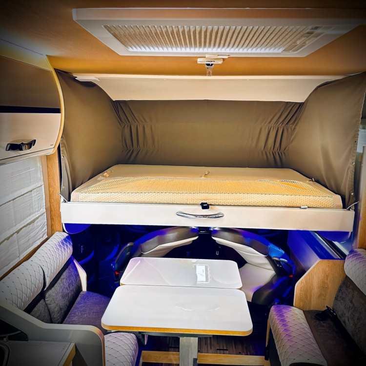 Imagine Autorulota de inchiriat LUXURY Ravicamper Mobilvetta KEA I71